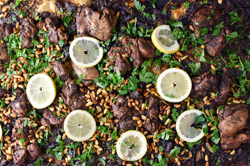 Arabische kip met sumak, za’atar, citroen en rode ui