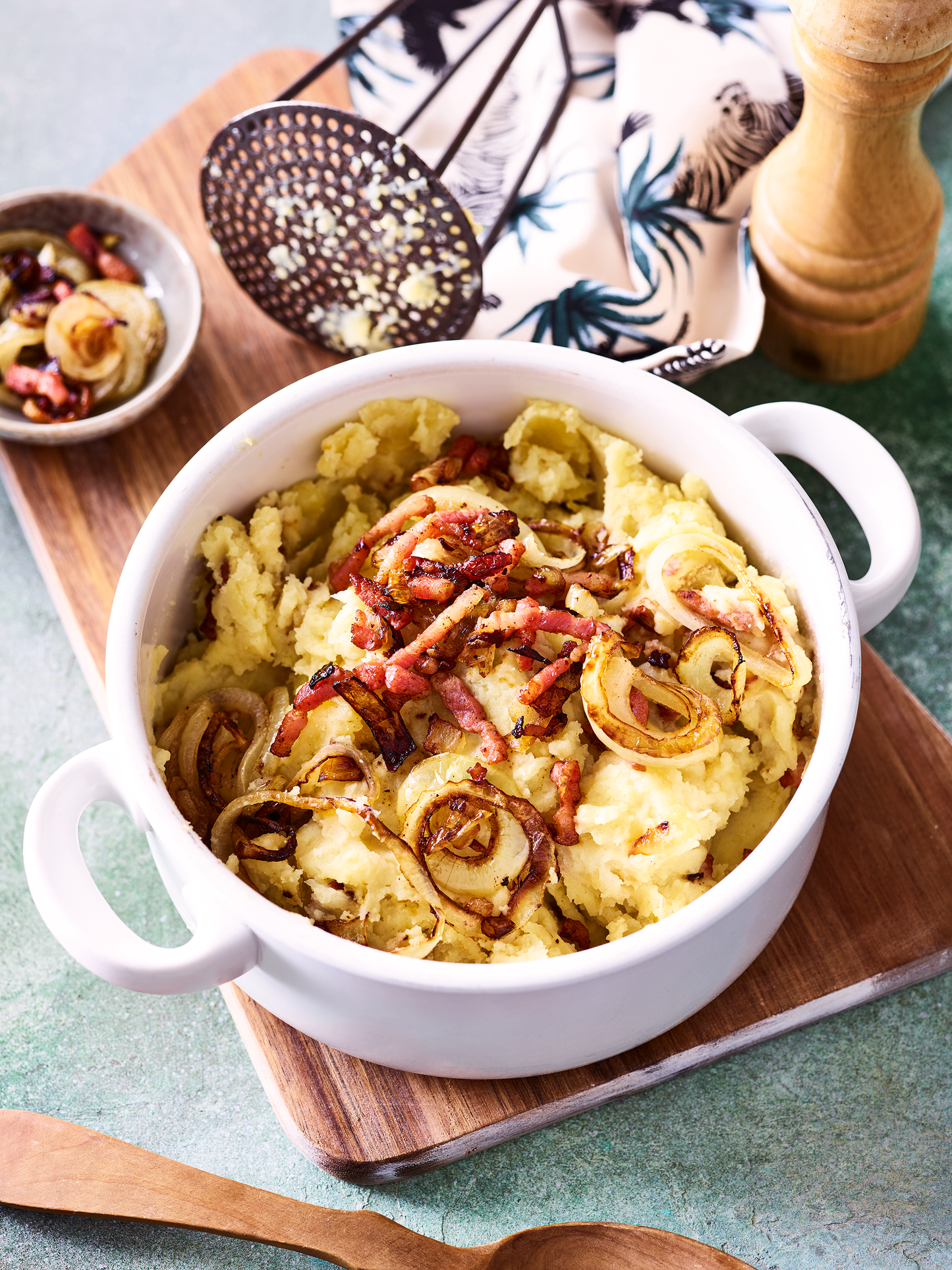 Vers uit de diepvries: Traditionele hete bliksem met ui, appel & spek