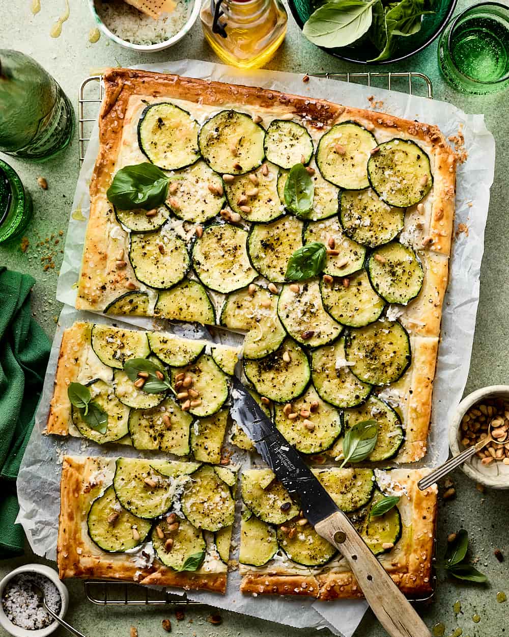 Quiche met courgette, truffel, parmezaan, ricotta-crème fraiche en citroen