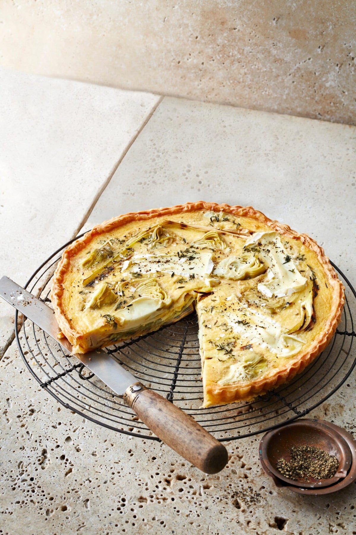 Quiche met geitenkaas, prei en artisjokken