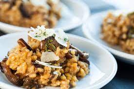 Din. 9 juni: Risotto met wilde paddenstoelen, rozemarijn en sinaasappel.