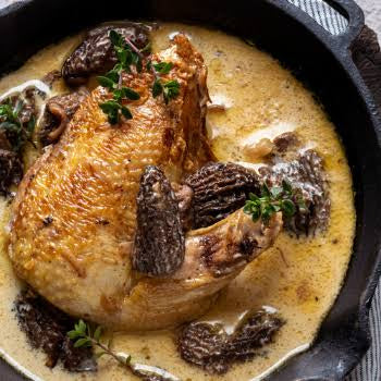 Parelhoen suprème met morillesaus