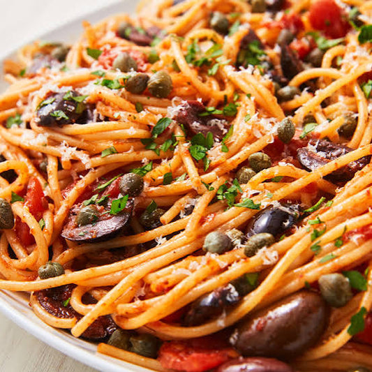 Pasta puttanesca met tonijn en ansjovis