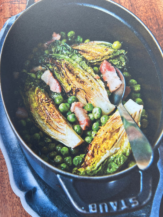 Petits pois à la Française: erwtjes met gebakken gem-sla en spekjes
