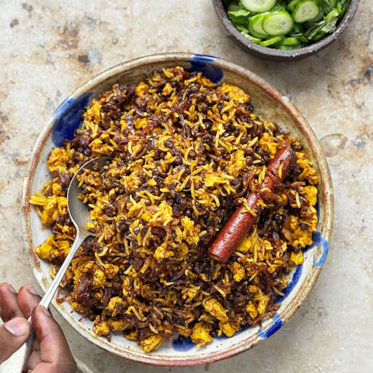 Donderdag 7 mei: Kehadara: Oosterse rijstschotel met linzen, tofoe, kaneel & knoflook. Met Senegalese auberginepickle.