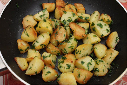 Persillade aardappelen Lekker bij de gegrilde kip op vrijdag; gebakken in ganzenvet. Per persoon