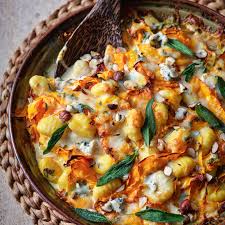 Donderdag 18 juni; gnocchi met pompoen, salie, blauwe kaas en hazelnoot