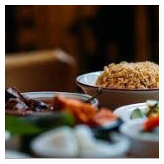 Donderdag 11 december; tempeh en eitje met peteh in kokos, pecel (groentesalade met pindasaus) en nasi goreng