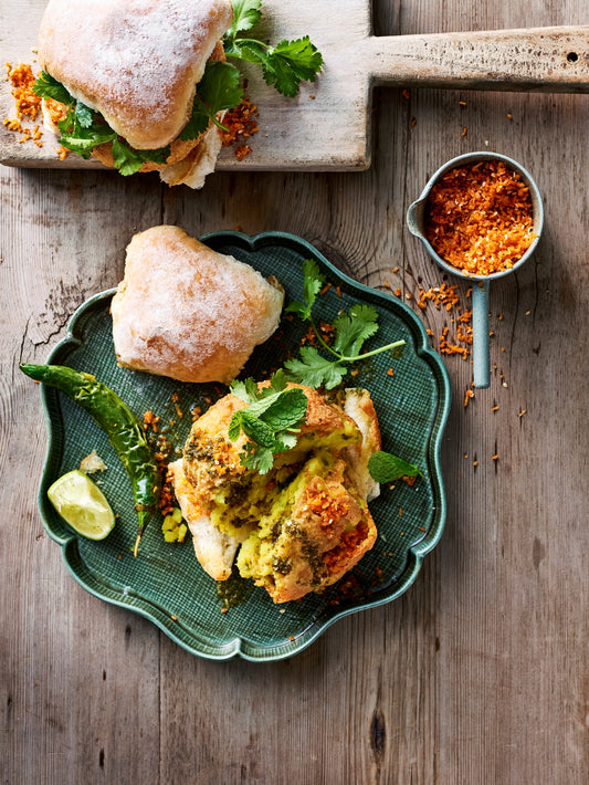 Dinsdag 6 okt.: Vada Pav - Indiaas gekruide aardappelburgers met friszure korianderrelish en chili-kokos-chutney